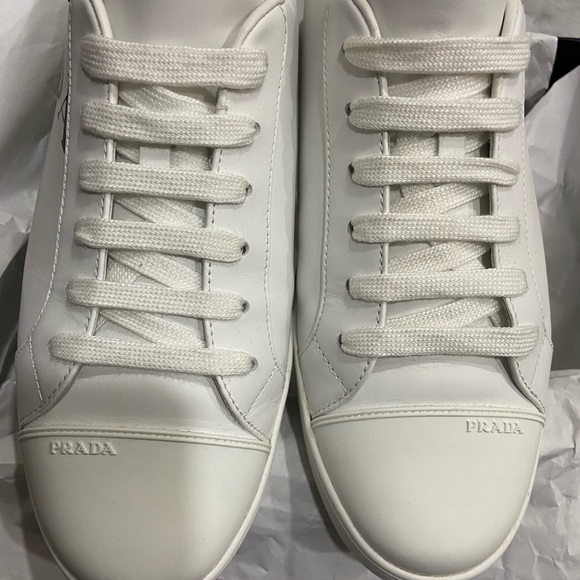 Prada women’s sneakers size 39.5 authentic - Picture 5 of 7